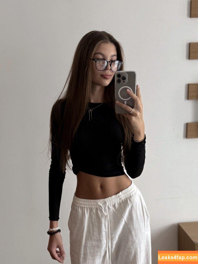 Amateur Streamers / radiatedfox leaked photo photo #0177