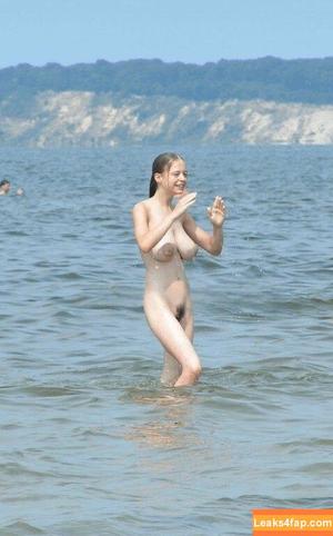 Amateur Voyeur photo #0100