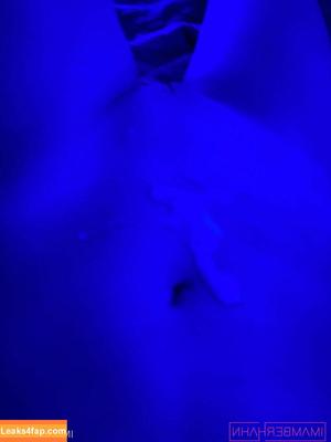 Amber Hahn photo #1030