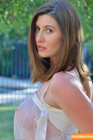 Amber Hahn photo #1148