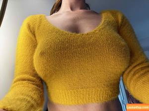 Amber Hahn photo #1859