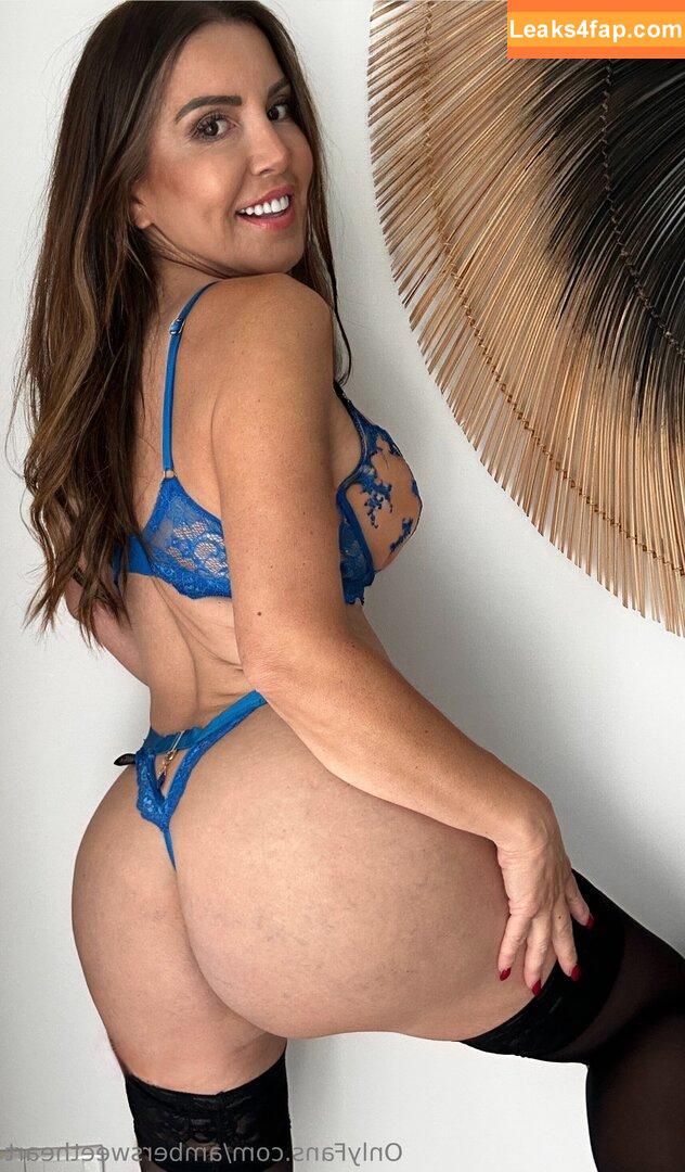 amber.johanssen / wowitsamber leaked photo photo #0045