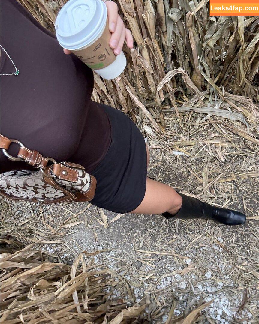 amber.mariee44 / amber.maarie leaked photo photo #0008