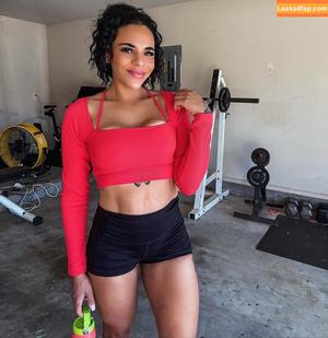 Amber Reacts photo #0038