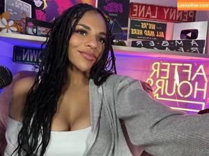 Amber Reacts photo #0051