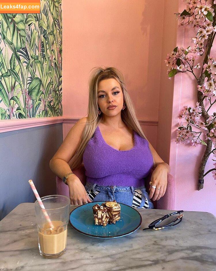Amber Rose Brightman / Busty Amber Uk / amba.rose / amber_brightman / amberrose leaked photo photo #0001