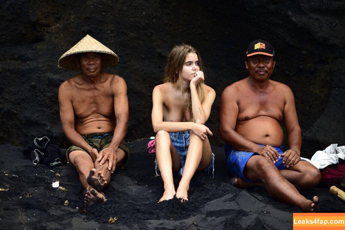 Amberleigh West / Amberleigh Deann West / amberleighwest / amberleighwestofficial leaked photo photo #0483