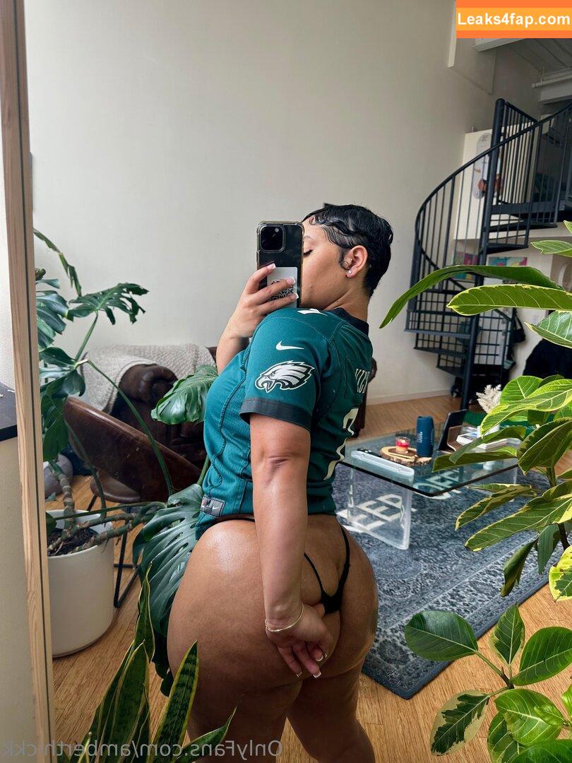 amberthickk / aamberb__ / hellathick leaked photo photo #0075