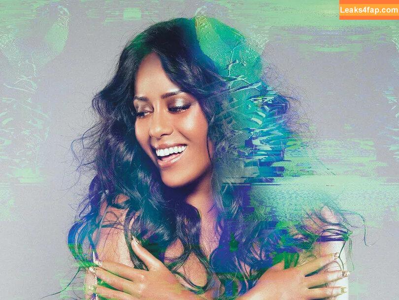 Amel Bent /  leaked photo photo #0005