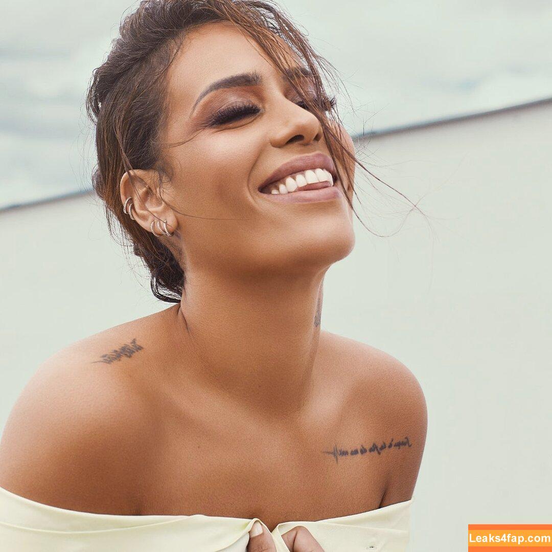Amel Bent /  leaked photo photo #0009