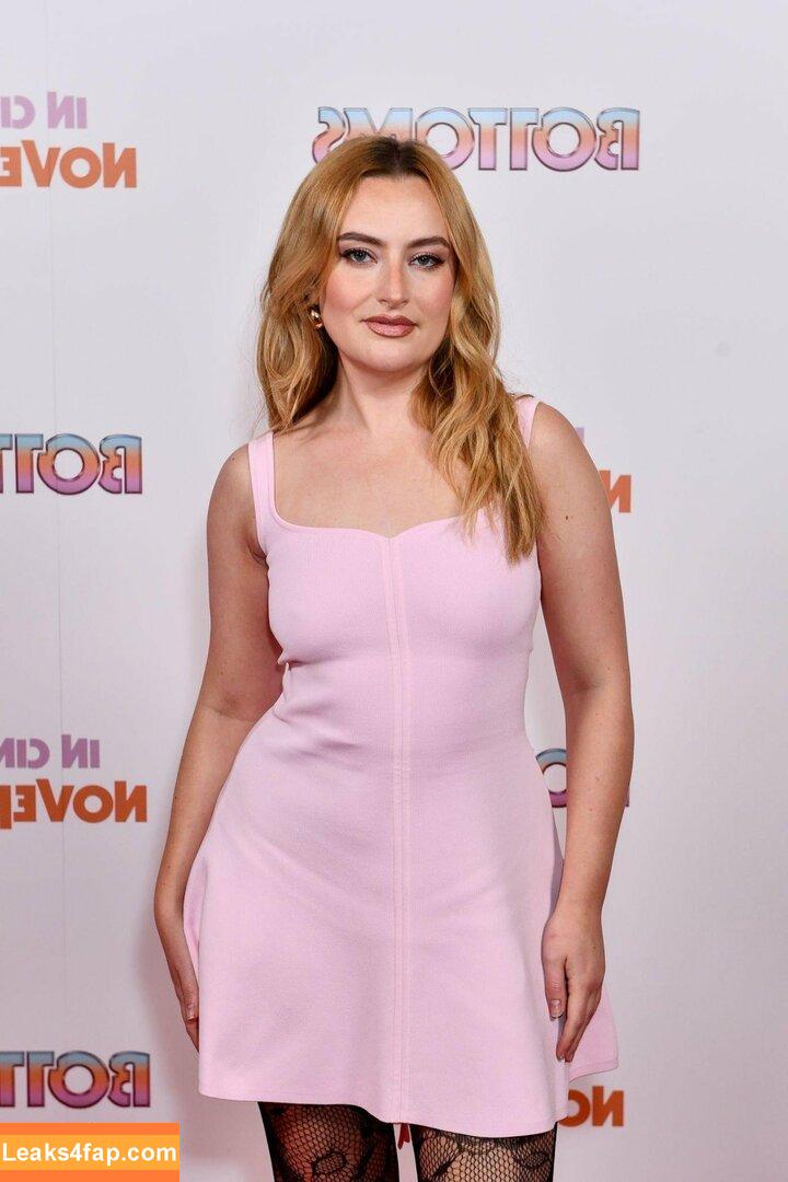 Amelia Dimoldenberg / ameliadimz / emilynudess leaked photo photo #0160