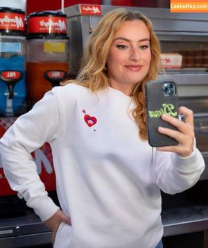 Amelia Dimoldenberg photo #0078