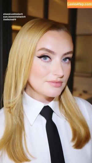 Amelia Dimoldenberg photo #0143
