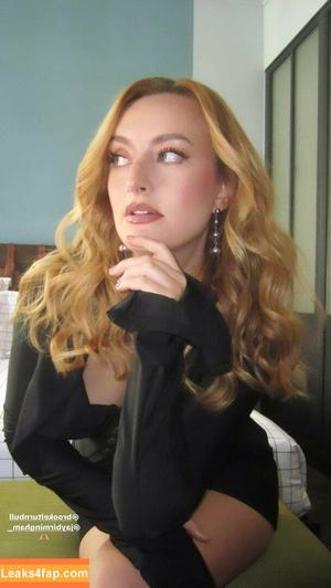 Amelia Dimoldenberg photo #0145