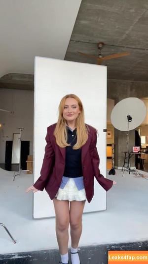 Amelia Dimoldenberg photo #0185