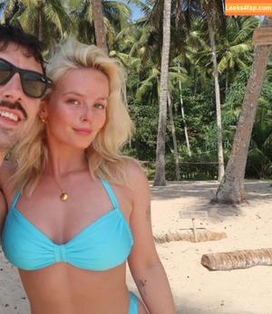 Amelia Eve Gibson photo #0335