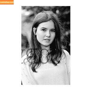 Amelia Webb photo #0038