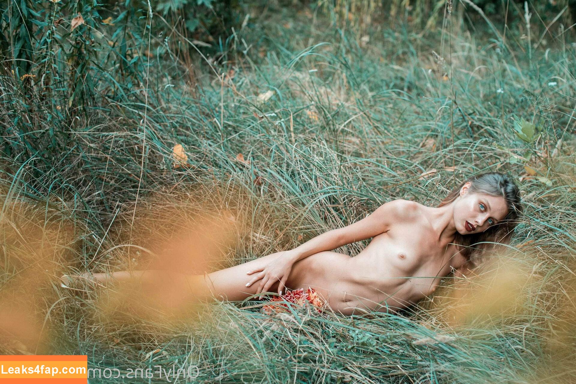 Amelie Lou / amelielou / amelielou4u / amelielou4u2 leaked photo photo #0008