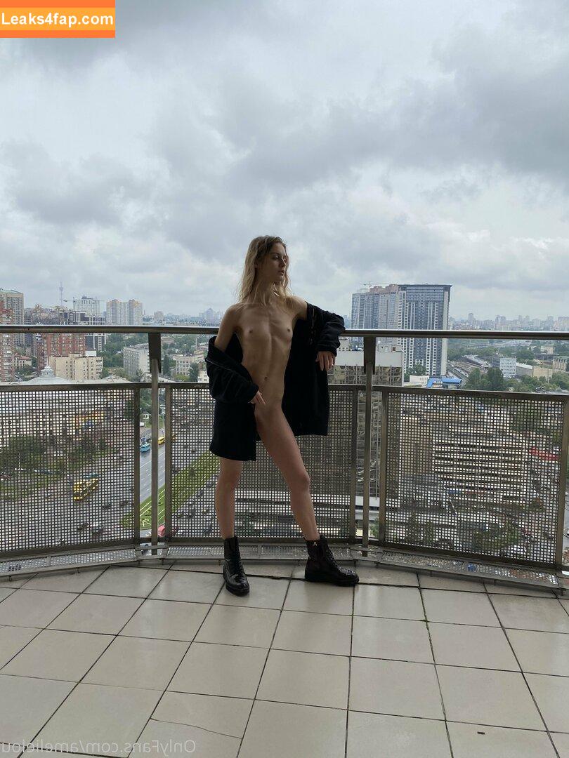 Amelie Lou / amelielou / amelielou4u / amelielou4u2 leaked photo photo #0011