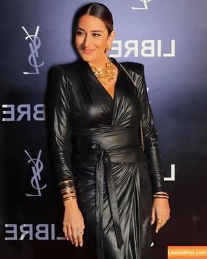 Amina Khalil photo #0124