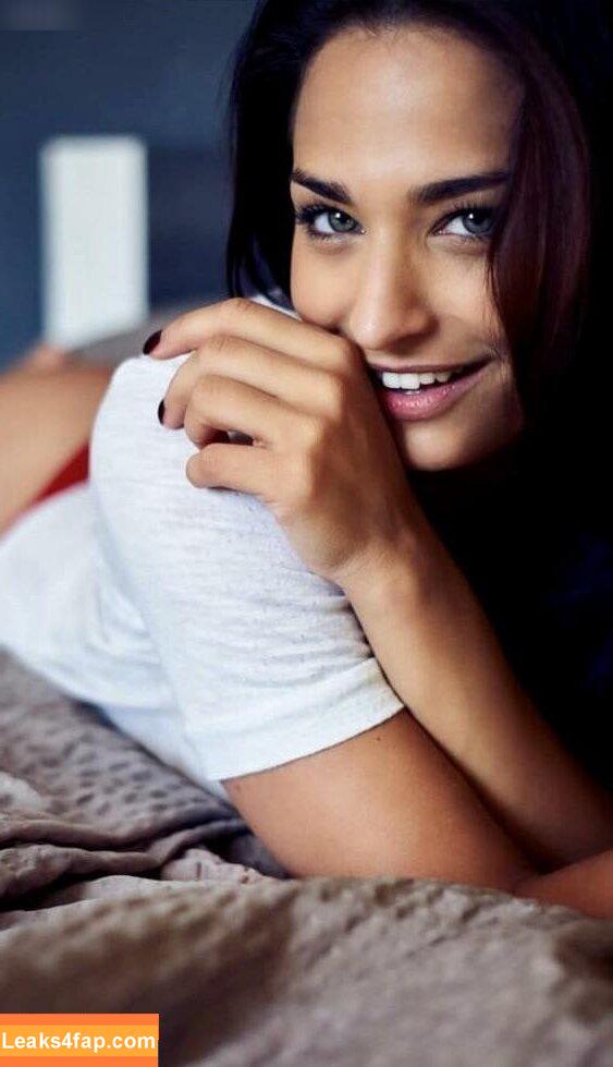 Amira Pocher / amirapocher leaked photo photo #0009