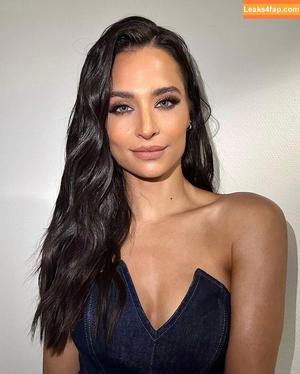 Amira Pocher photo #0028