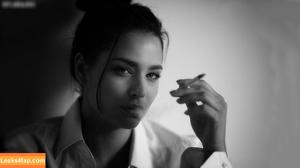 Amira Pocher photo #0054