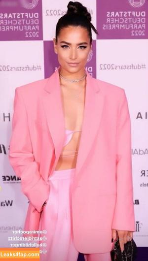 Amira Pocher photo #0070