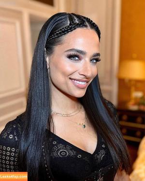 Amira Pocher photo #0097