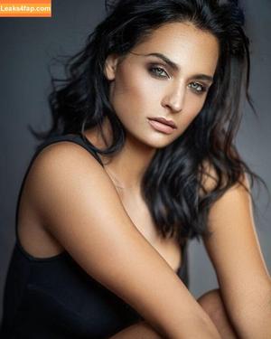 Amira Pocher photo #0099