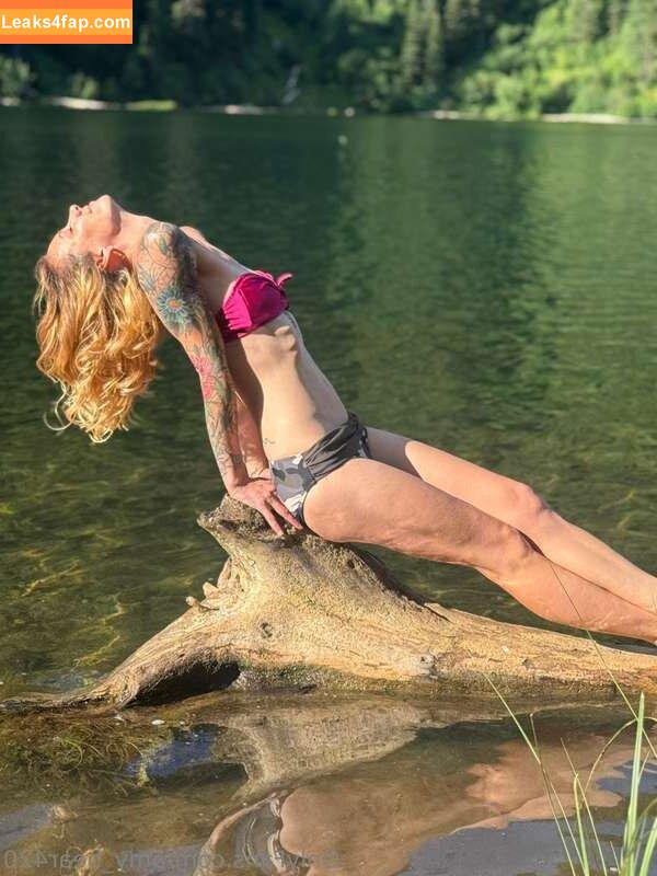 amy_bear420 / smokytonymurphyprod leaked photo photo #0013