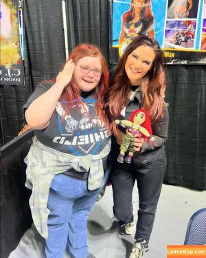 Amy Dumas photo #0063