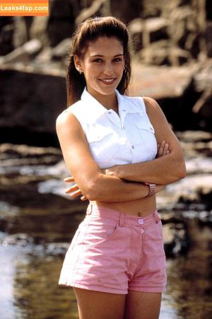 Amy Jo Johnson photo #0035