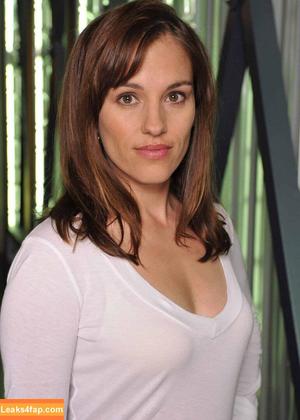 Amy Jo Johnson photo #0048