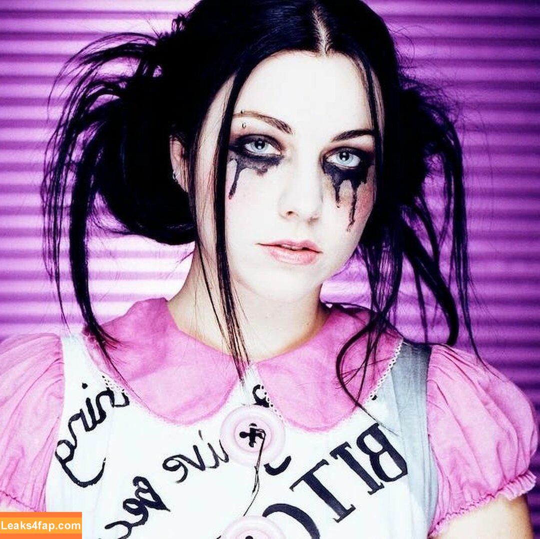 Amy Lee / AmyLee_plays / Slemgem / amy_lee / amyleeplays leaked photo photo #0014