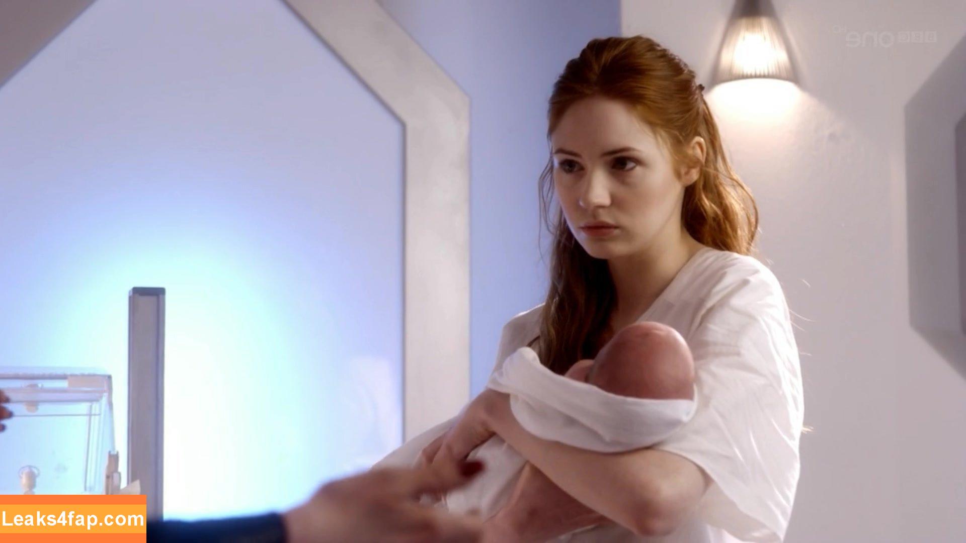 Amy Pond /  leaked photo photo #0015