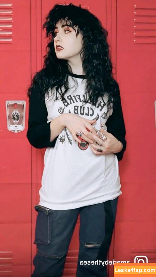 Amy Roberts / Amariebythesea leaked photo photo #0062