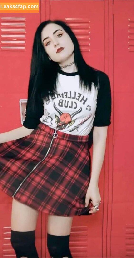 Amy Roberts / Amariebythesea leaked photo photo #0063