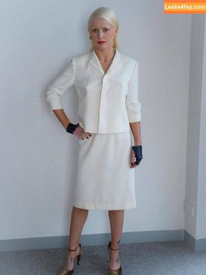 Amy Taylor photo #0174