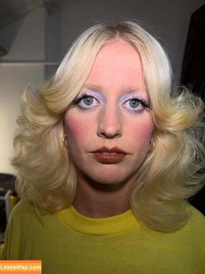 Amy Taylor photo #0175