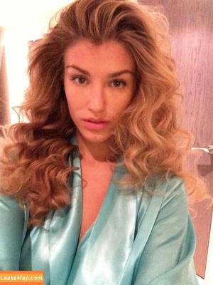 Amy Willerton photo #0040