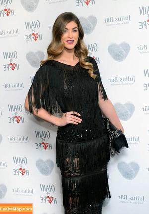 AmyWillerton фото #0020