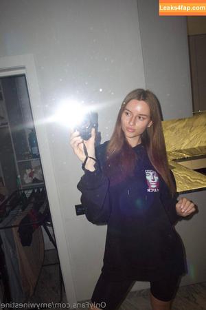 amywinestine photo #0038