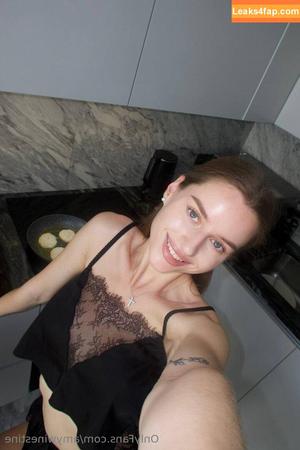 amywinestine photo #0047