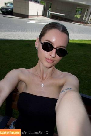 amywinestine photo #0048