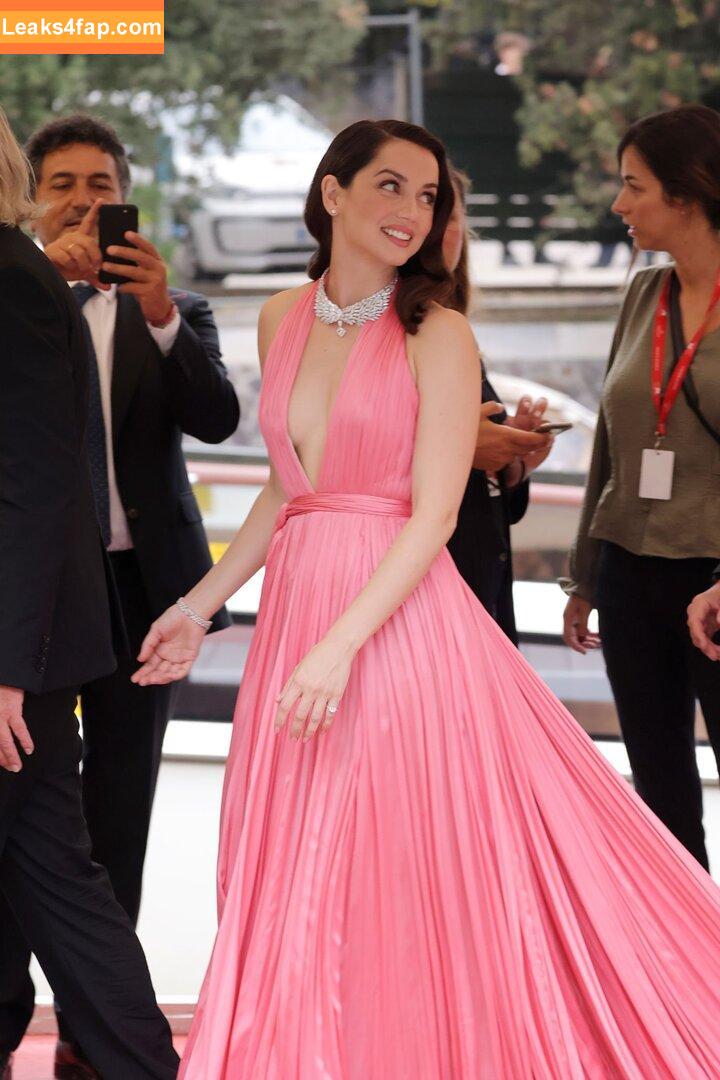 Ana De Armas / ana_d_armas / anadearmas / anadearmasdaily / https: leaked photo photo #0822