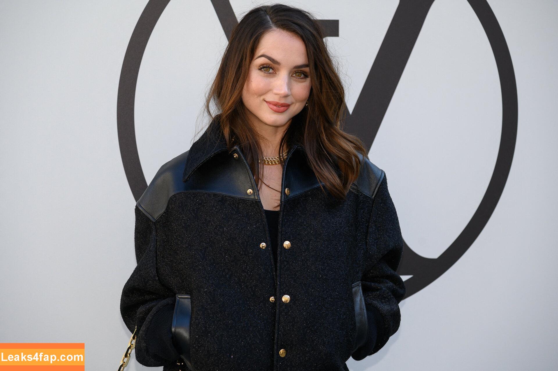 Ana De Armas / ana_d_armas / anadearmas / anadearmasdaily / https: leaked photo photo #1075