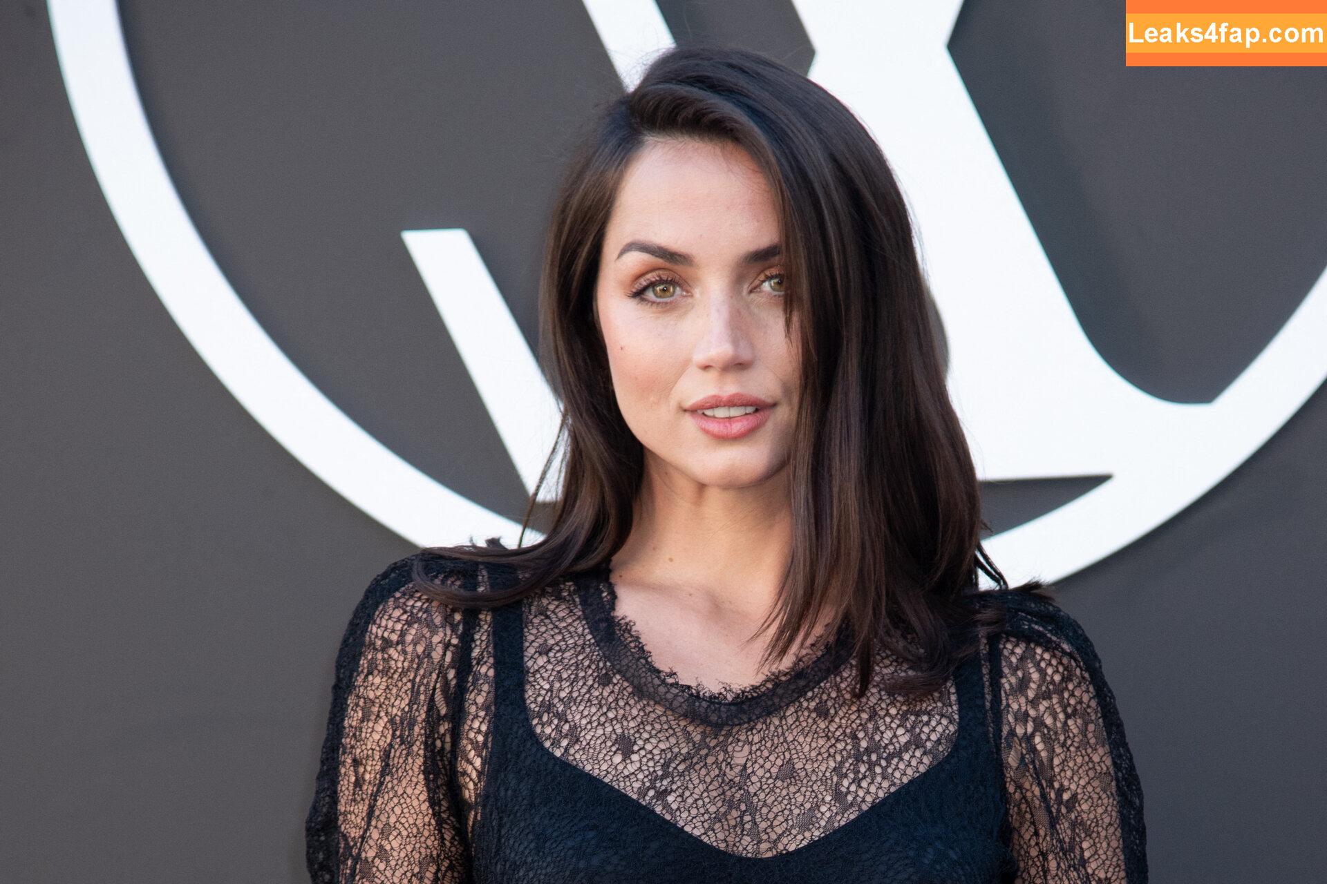 Ana De Armas / ana_d_armas / anadearmas / anadearmasdaily слитое фото фото #1887