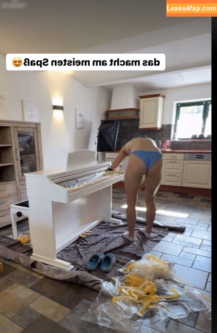 Anabel und Maria Glocker / sarahtoninx9_ leaked photo photo #0066
