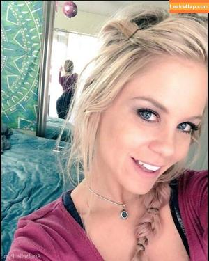 Anabelle Pync photo #0080
